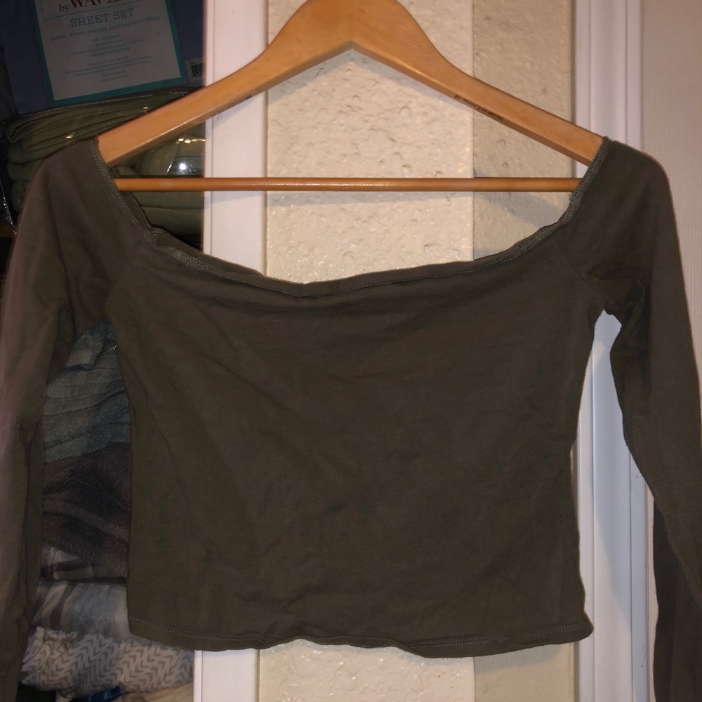 olive green crop top long sleeve